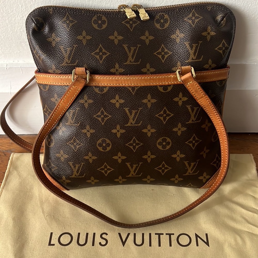 Authentic Louis Vuitton Coussin GM Handbag